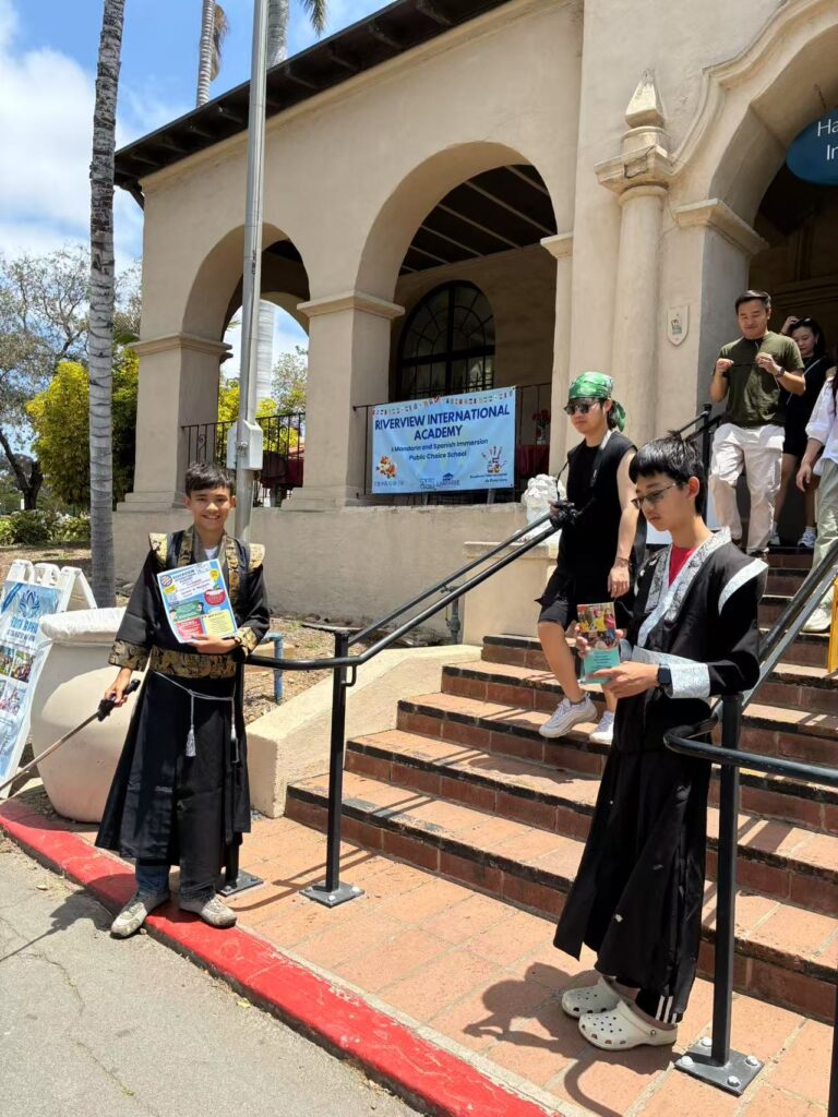Volunteering in Asian Pacific heritage festival day